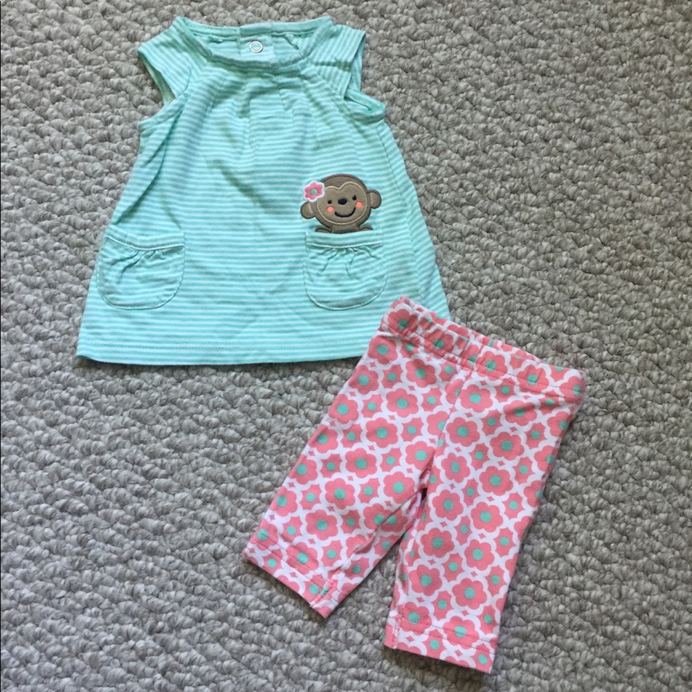 Girls Newbornโ Outfit